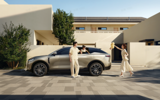 配齐”担当 华系首款家用纯电SUV 全新岚图知音预售价22万元起